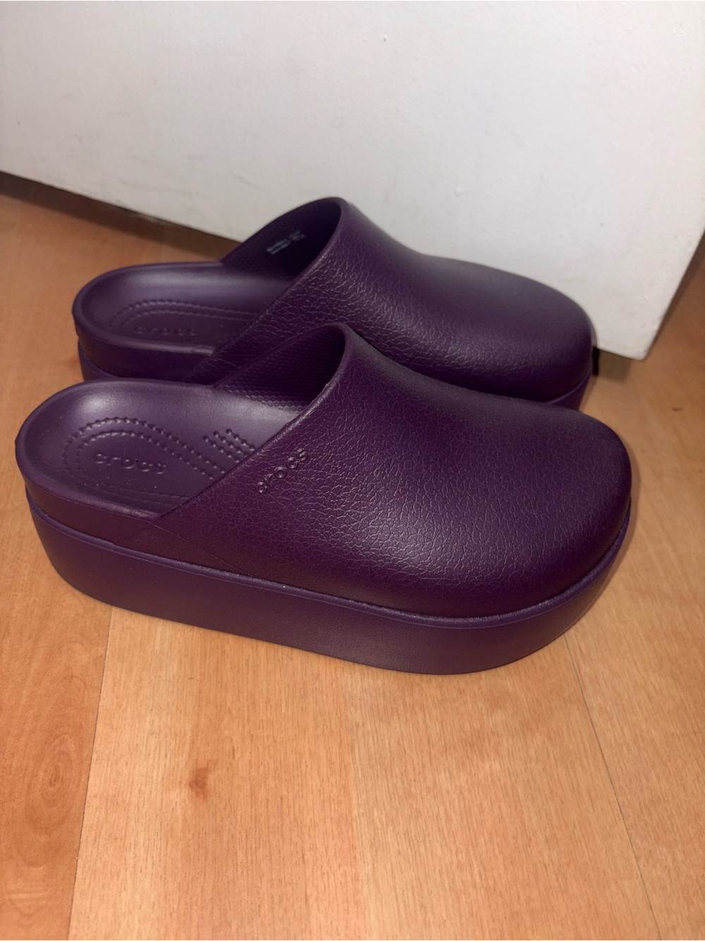 CROCS Platform Clogs in Deep Purple